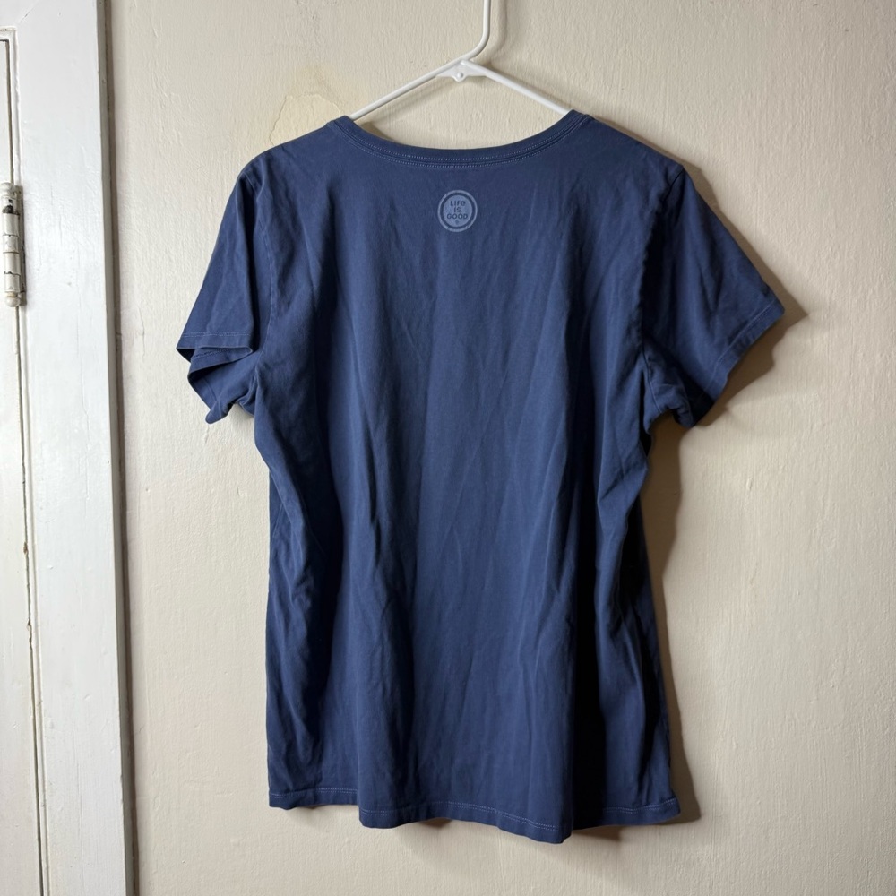 Life is Good Navy Blue Beach Chair Graphic Short Sleeve Tee T-shirt - Picture 4 of 6
